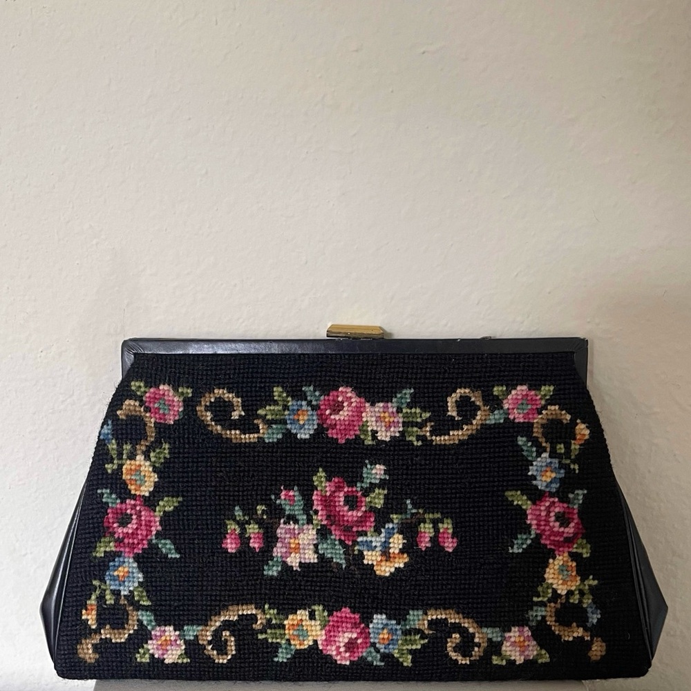 Vintage petit point needlepoint clutch purse
